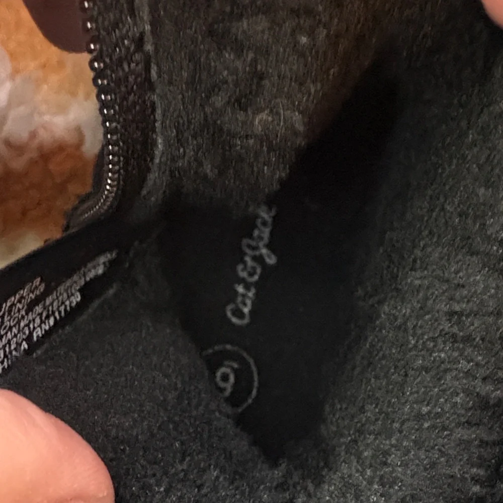 Cat & Jack Arlo Black fleece tall Kids Boots size 6 little person  new condition